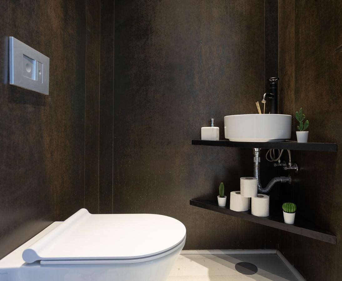 Yalarent Sea-Breeze Penthouse With Jacuzzi Apartamento Bat Yam Exterior foto