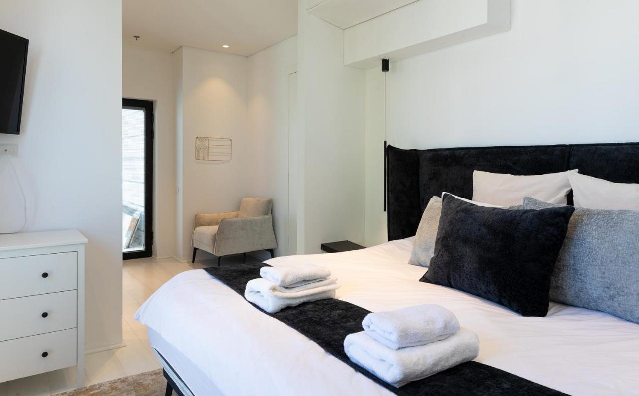Yalarent Sea-Breeze Penthouse With Jacuzzi Apartamento Bat Yam Exterior foto