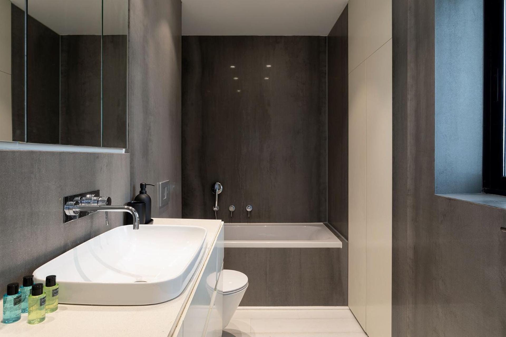 Yalarent Sea-Breeze Penthouse With Jacuzzi Apartamento Bat Yam Exterior foto